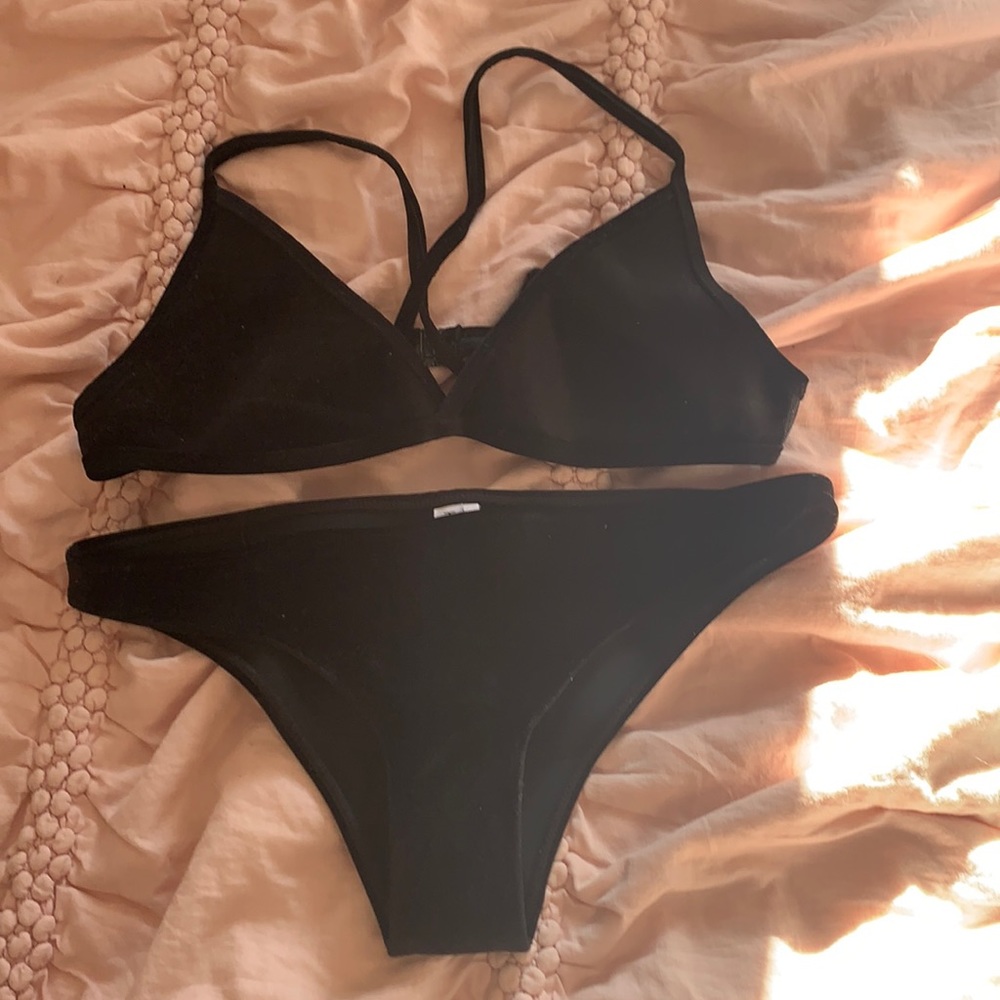 Black Hoaka Bikini